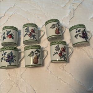 Winterthur Adaptation Andrea Sadek Ceramic Porcelain Fruit Pear Mug Set 7.
